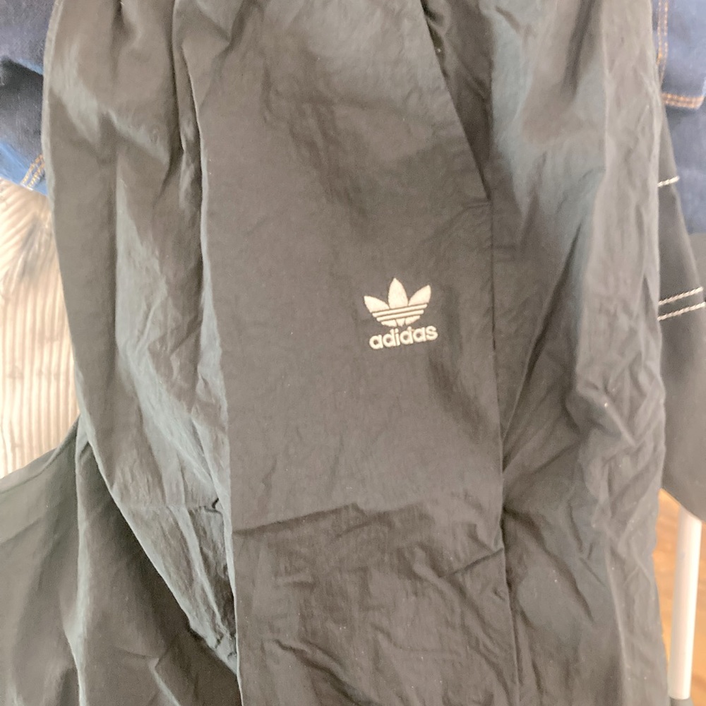 Like new womens windbreaker type pants adidas